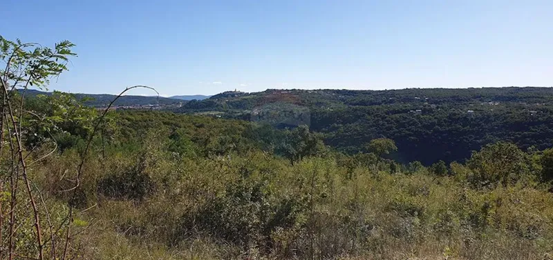 Labin,građevinsko zemljište na 900 m od centra