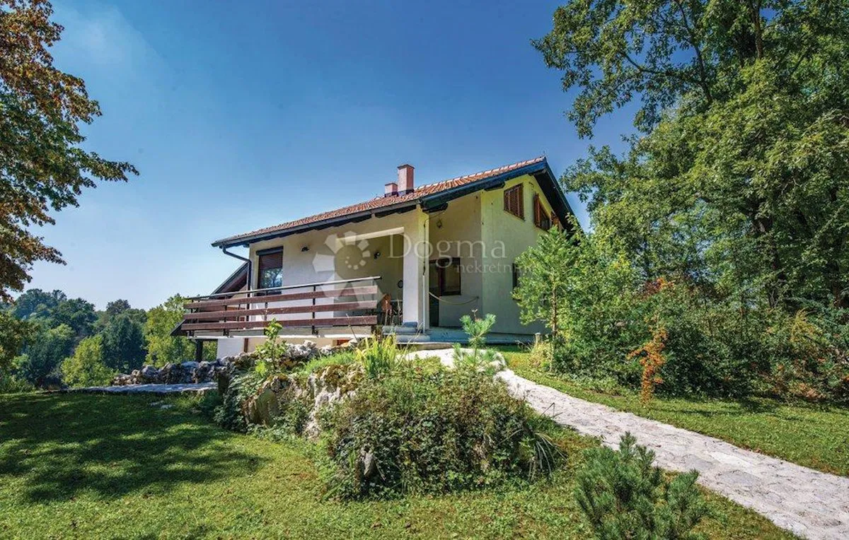 Hiša Duga Resa, 260m2