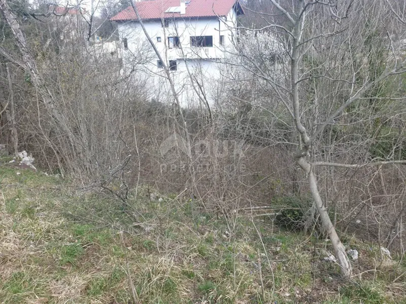 Föld Mladenići, Viškovo, 833m2 – 2