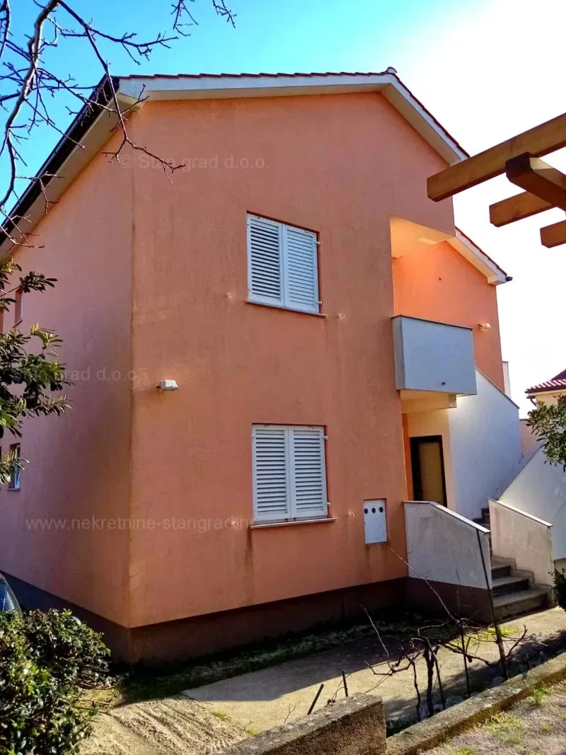 Krk, a family house with two apartments and a sea view! – 3
