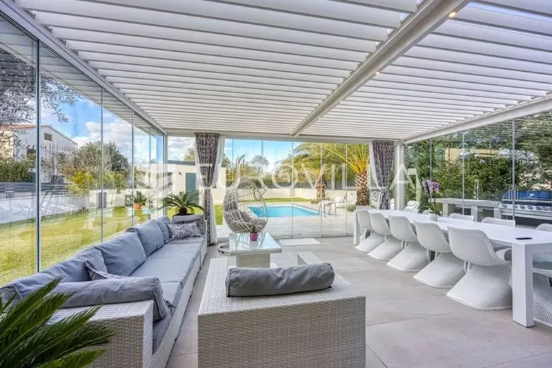 Rovinj, an impressive family villa with a pool located in a quiet location – 3