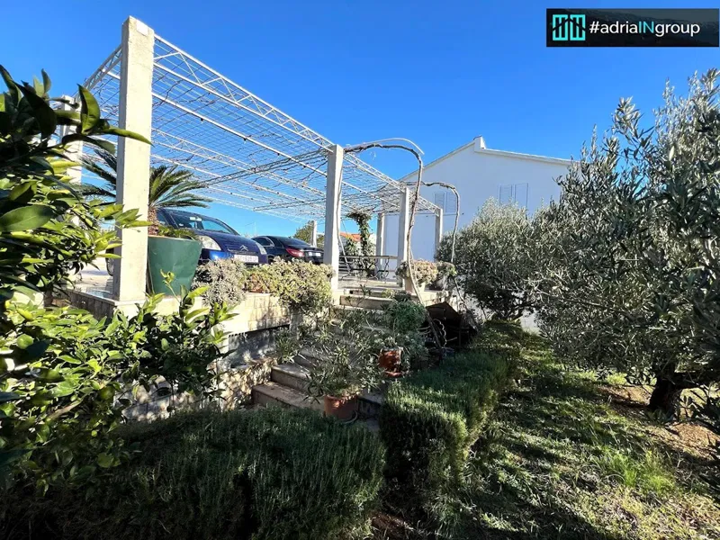 Vinišće (Uvala Lubljeva) BUILDING WITH 6 APARTMENTS - 100m from the sea / VIDEO / read description – 2