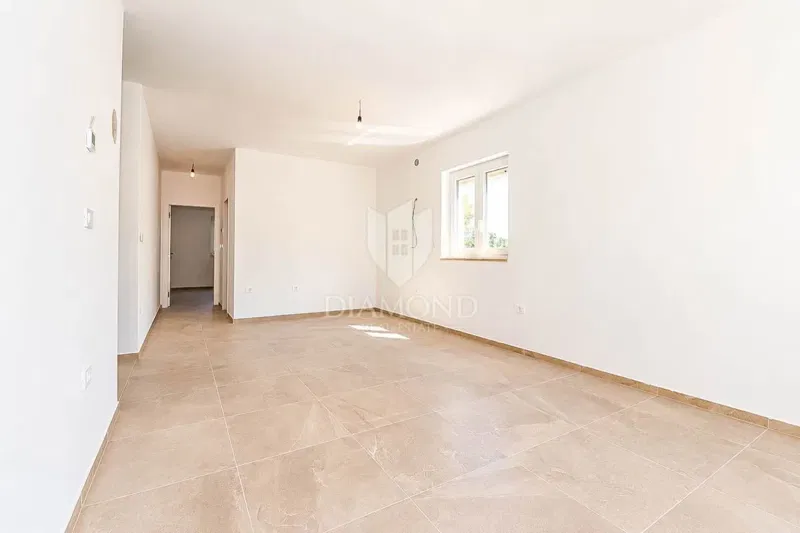 Spacious and bright apartment in a new building with an elevator! Stinjan! – 3