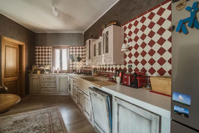 ISZTRIA, ROVINJ - Tágas villa nagy építési telekkel – 3
