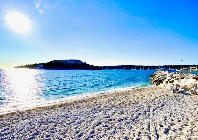 Pješčana Uvala, prima fila dal mare, ottima posizione vicino alla spiaggia, appartamento esclusivo in vendita, Pola, Istria, Croazia – 3