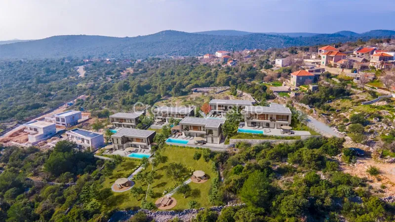Trogir – Willa z widokiem na morze i basenem na sprzedaż – 2