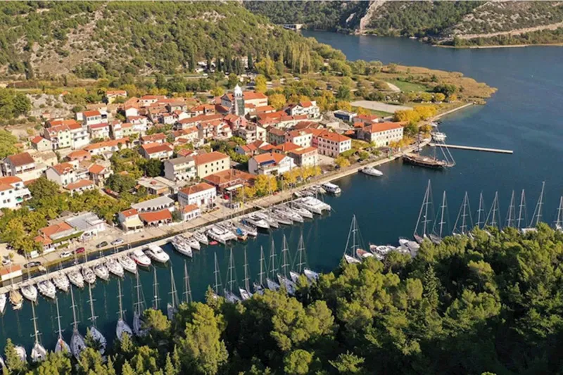 Fully renovated hotel near Šibenik – 2