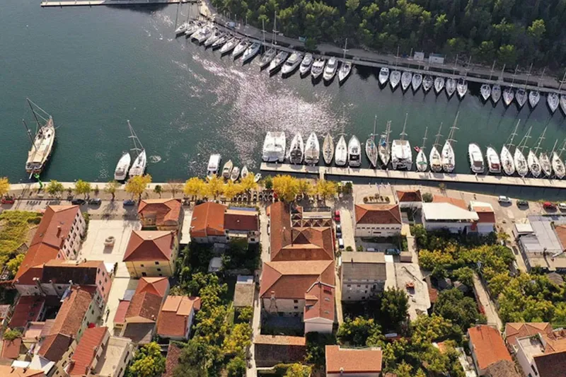 Fully renovated hotel near Šibenik – 3