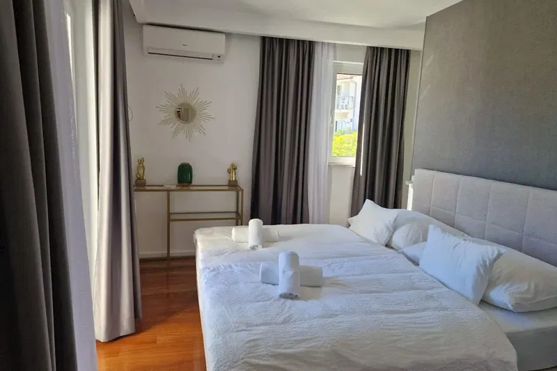Straordinaria villa fronte mare nella riviera di Rogoznica – 3