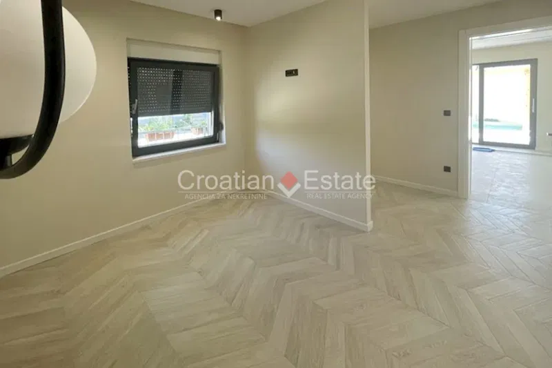 Trogir – Villa with pool, for sale – 3