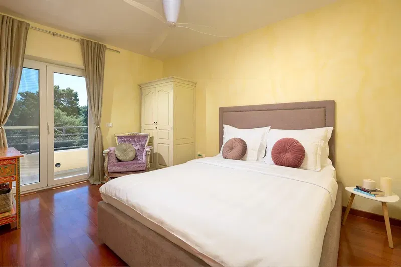 Villa cittadina contemporanea nel quartiere residenziale sul mare – 2