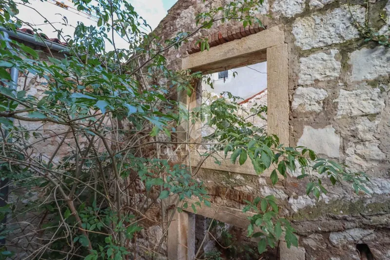 Rovinj, a stone house in the old town – 3