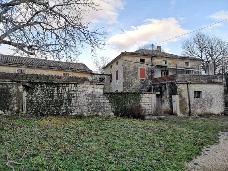Dom Lindar, Pazin - Okolica, 360m2 – 2