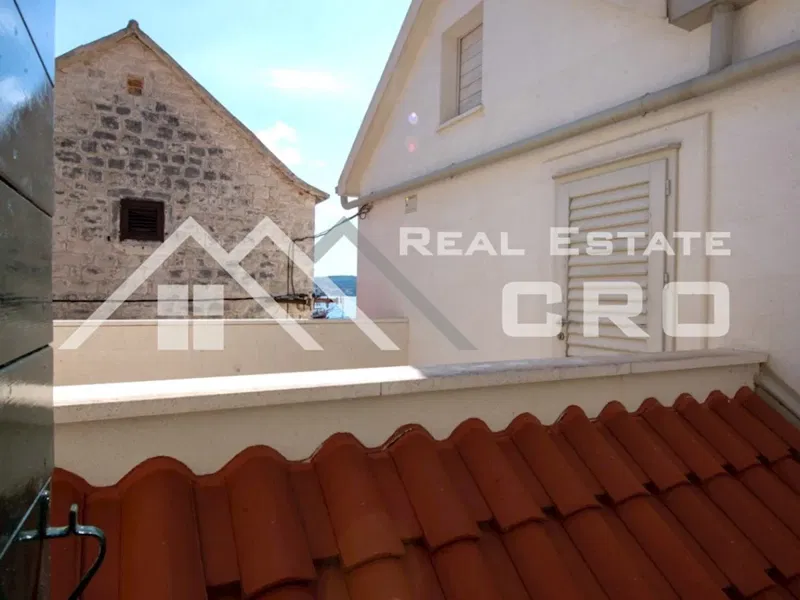 Ingatlan Trogir - Felújított kőház a sétány közelében, sok stranddal, turisztikai üdülőhelyen, nem messze Trogirtól, eladó – 2