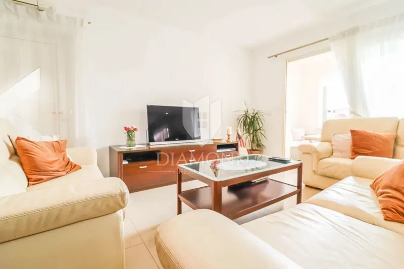 Rovigno, casa con giardino in posizione tranquilla – 2