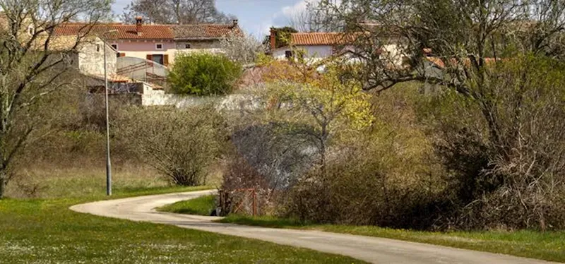 Non-structural plot Krmed, Bale, 28.844m2 – 2