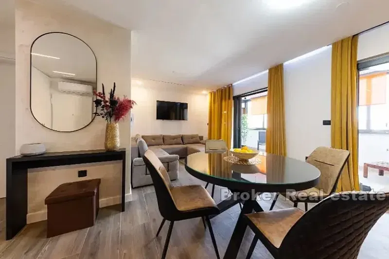 Modern apartment with pool – 3