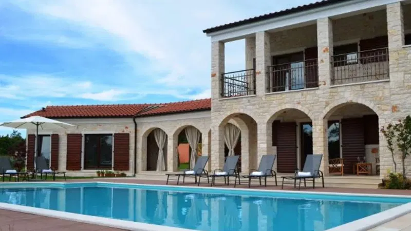 House Tinjan, 216m2 – 2