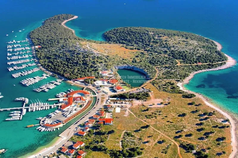 Rogoznica/Građevinsko zemljište sa neometanim pogledom na more – 3