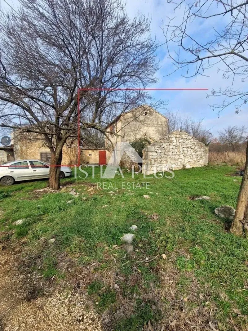 Vecchia casa in pietra con cortile da ristrutturare vicino a Parenzo – 2