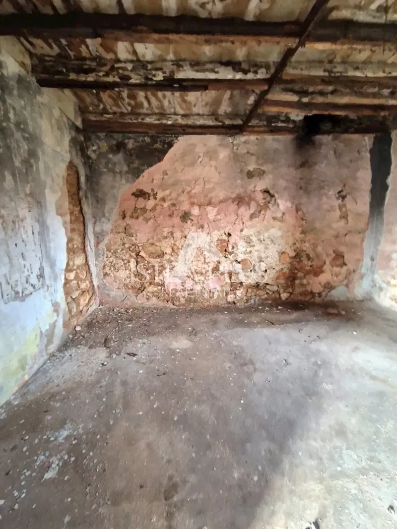 Vecchia casa in pietra con cortile da ristrutturare vicino a Parenzo – 3