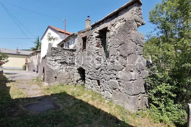 Podkilavac, Dražice, two antiques for renovation – 2