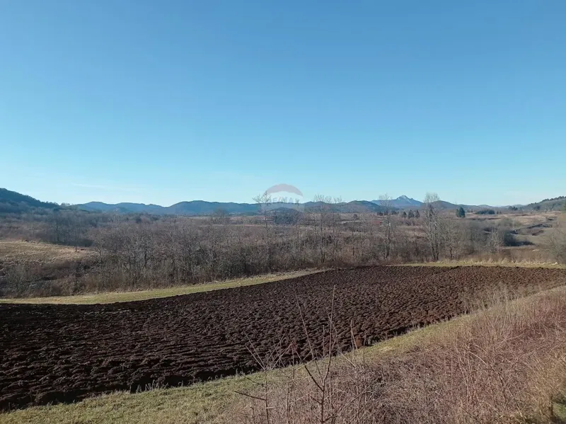 Земельный участок нестроительного назначения Pothum Plaščanski, Plaški, 98.000m2