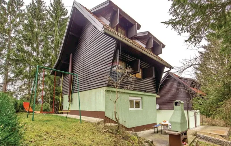 Casa Hajdine, Vrbovsko, 75m2 – 2