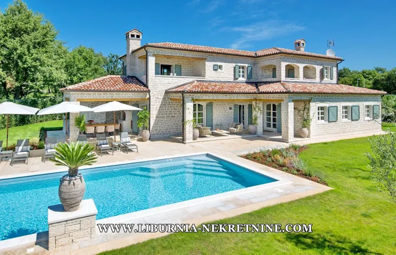 Istria, Rovinj. Luxury villa with pool and large yard. – 2