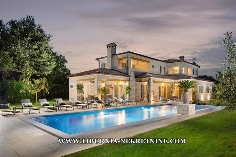 Istria, Rovinj. Luxury villa with pool and large yard. – 3