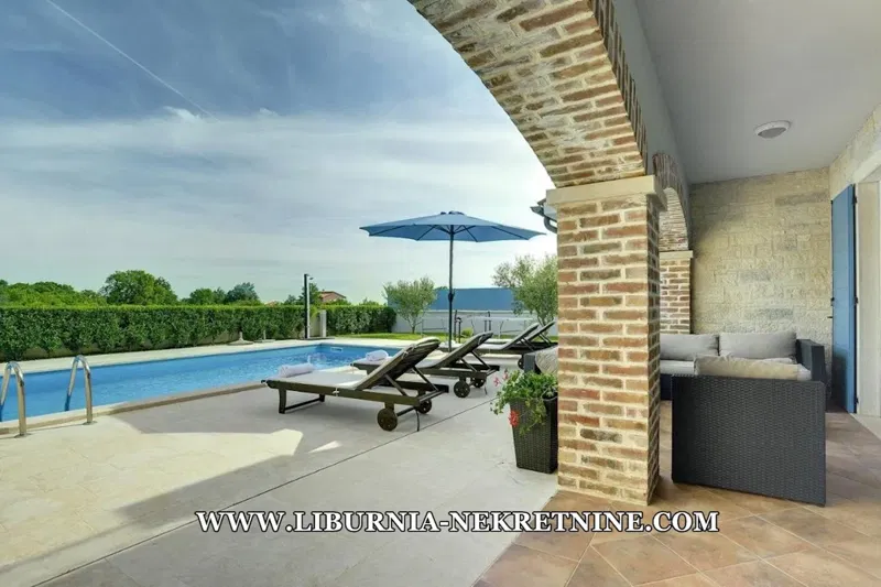 Istria, Medulin. Luxury villa with pool, 300m close to sea – 3