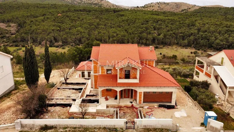 Nekretnine Vrpolje, Obiteljska kuća sa bazenom – 2