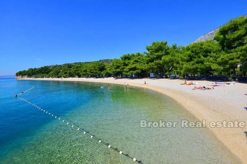 Apartment building with a restaurant in the first row to the sea – 2