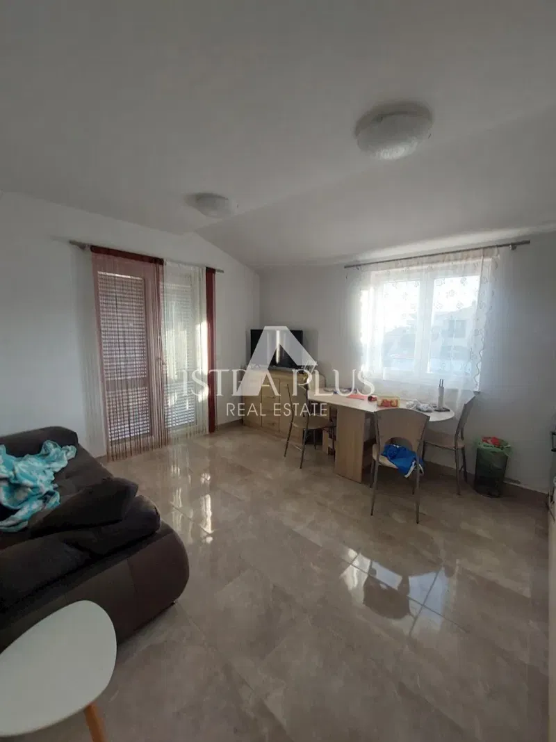 OPPORTUNITÀ!! Ampio appartamento di 101,26 mq diviso in 2 appartamenti più piccoli e un cortile!! 2 km dal mare – 3