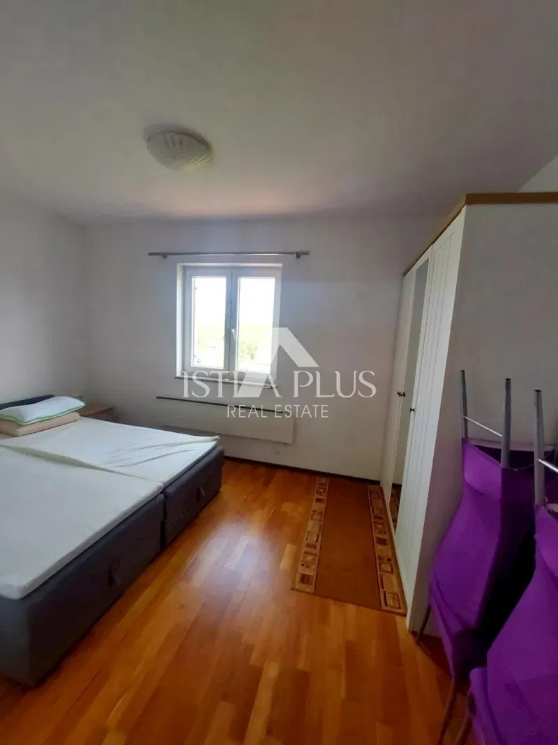 OPPORTUNITÀ!! Ampio appartamento di 104,86 m2 - diviso in 2 appartamenti più piccoli e un cortile!! 2 km dal mare – 3