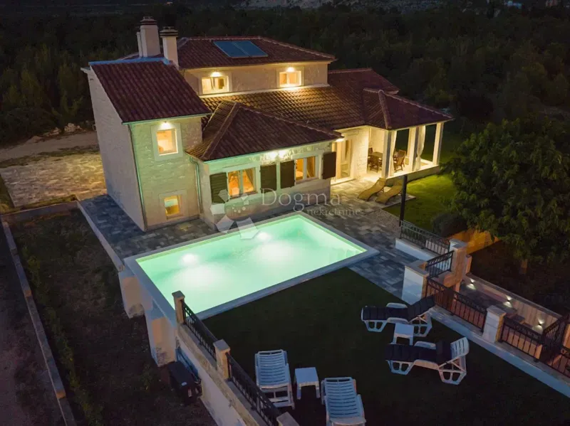 DUBRAVA NEAR ŠIBENIK - BEAUTIFUL VILLA WITH POOL, 282 m2 – 3