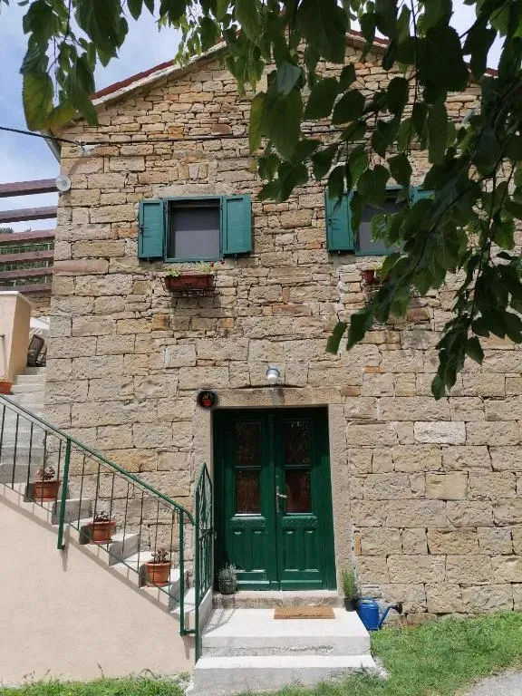 Dom Buzet – 2