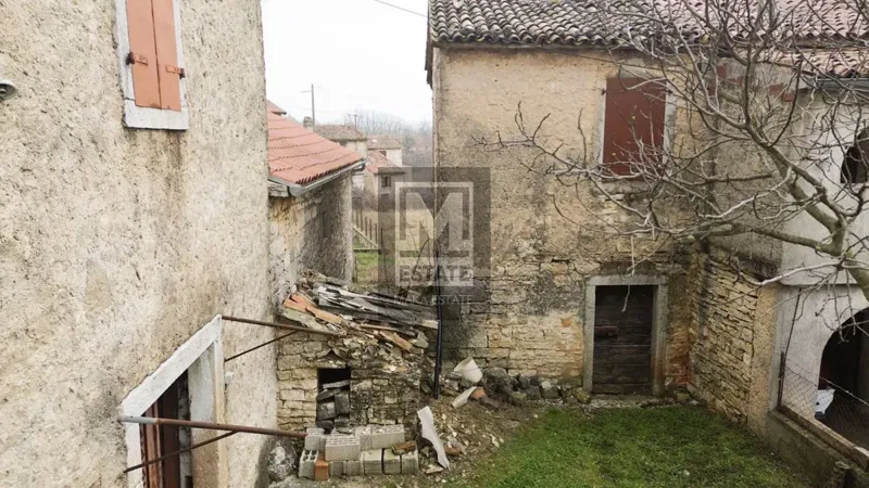 Parenzo, dintorni, Due case da ristrutturare con giardino – 3