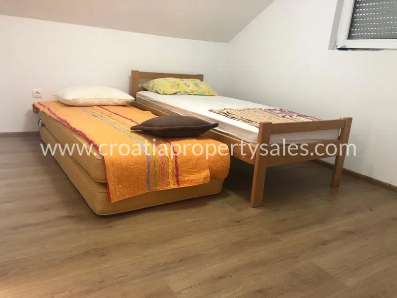 Solta, house for sale, 180.000 € – 2