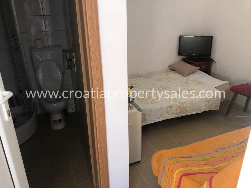 Solta, house for sale, 180.000 € – 3