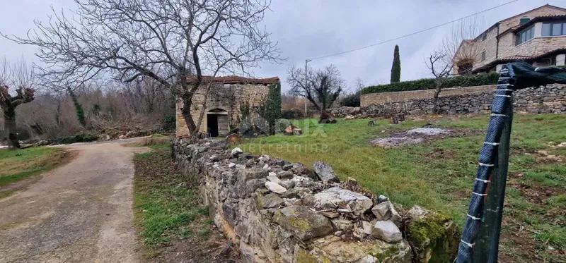 ISTRIA, MOTOVUN, OKOLICA - Due case da adattare con cortile – 3