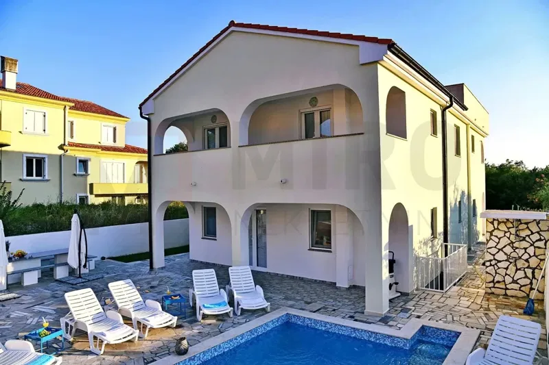 Malinska, apartment building with swimming pool in a quiet location, SALE! – 2