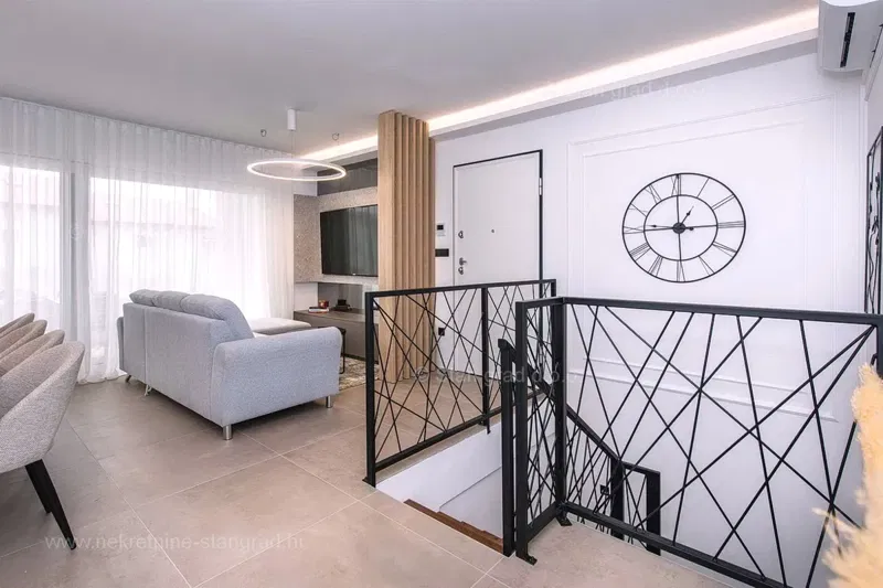 Krk szigete, Krk városa, luxus kétszintes apartman medencével és szaunával, kilátással a tengerre! – 3