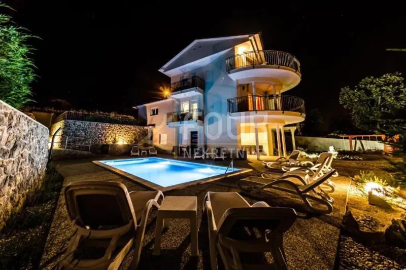 Ika, Opatija - Okolica, 380m2 – 2