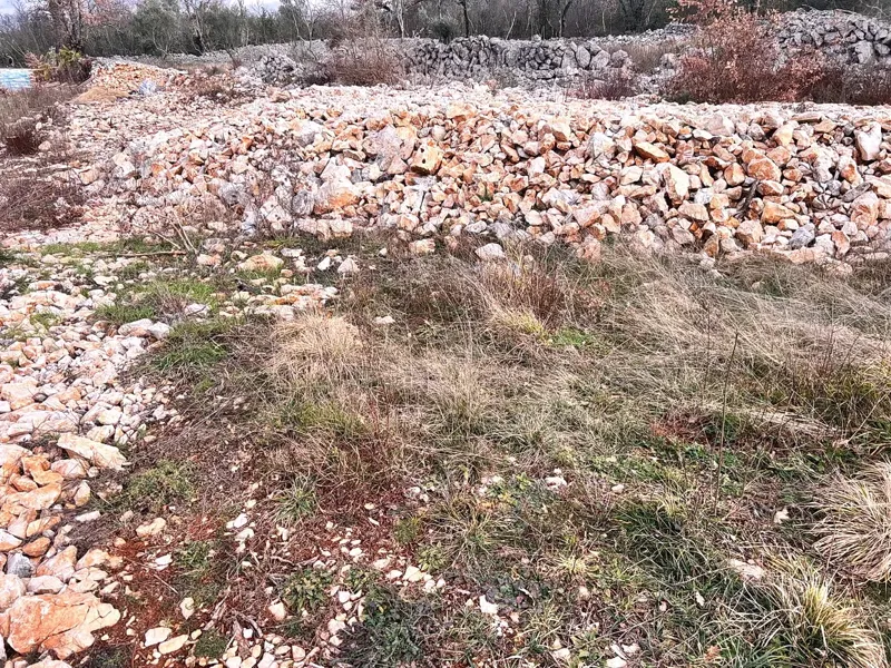 Malinska, terreno edificabile di buone dimensioni con vista aperta sul mare! – 2