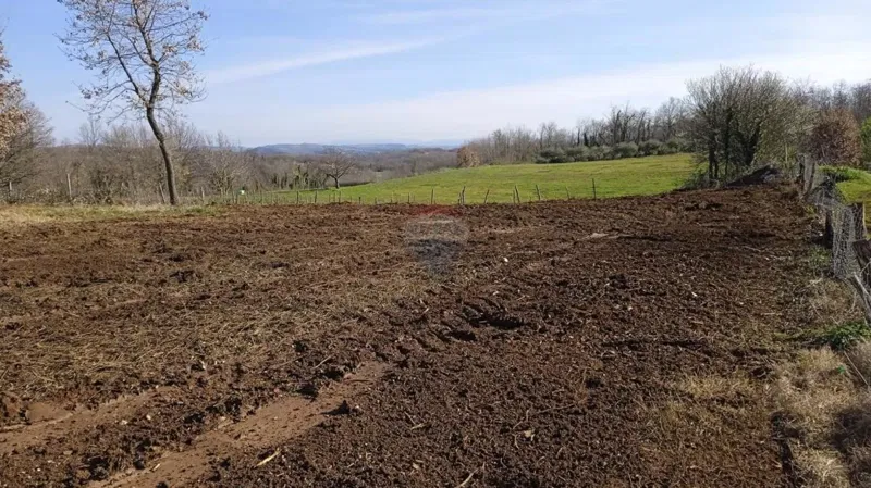 Building plot Vrh Lašići, Vižinada, 1.045m2 – 3
