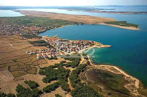 POVLJANA / u mjestu