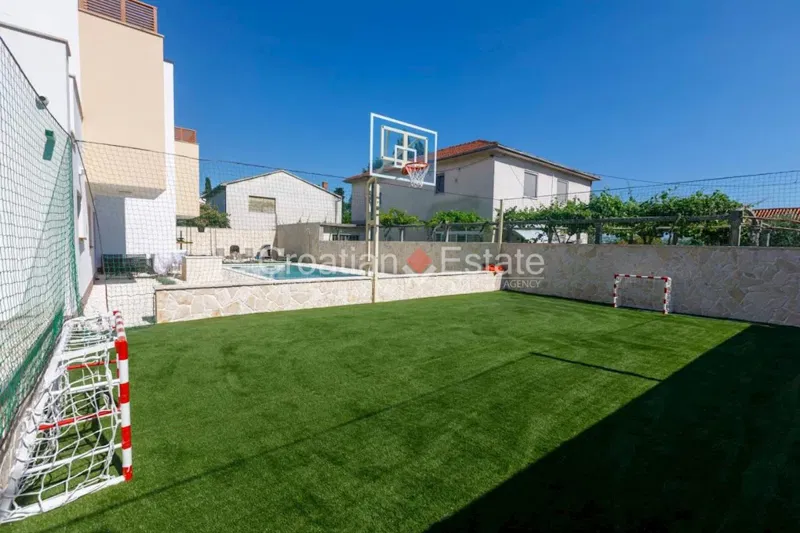 Split – Villa with pool and playground, for sale – 3