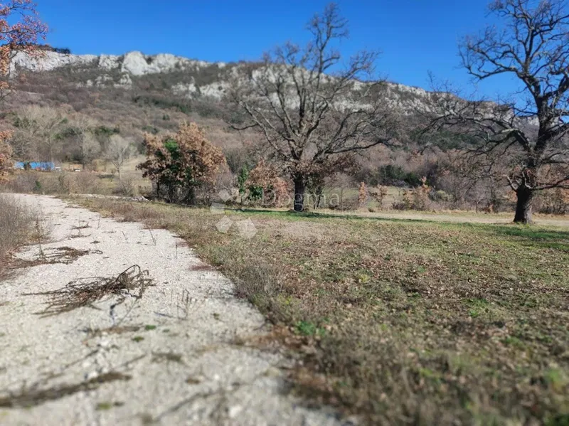 Terreno Buzet, 1.276m2 – 2
