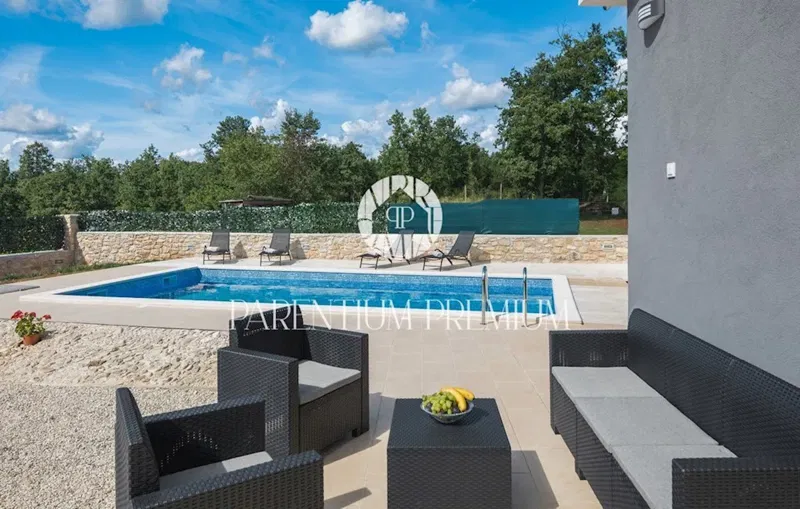 Casa indipendente con piscina – 2